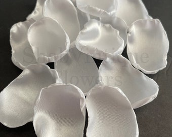 White Flower Petals, White Wedding Decor, Traditional Wedding Decor