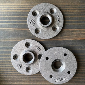 Single 1/2” Black Iron Round ‘Floor’ FLANGE - CLEAN - DIY Metal Shelving Fitting - Custom Build Desk/Table Legs - Farmhouse Wall Bracket