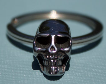Llavero SKULL / Calavera / Llavero de acero inoxidable / Regalo para él / Motociclista / Gótico / Equipo de motocicleta