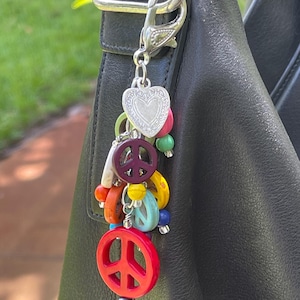 Llavero Paz y Amor o dije versátil para bolso, tirador de cremallera, dije para vaqueros, dije para hebilla