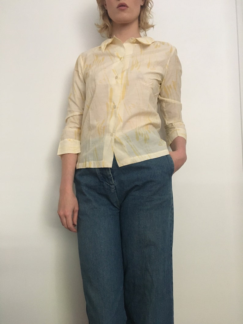 Pearl Buttons Vintage 1970s Dress Shirt Lemon Yellow Large Collar Button Blouse Floral Abstract Pattern Prairie Country S AU8-10