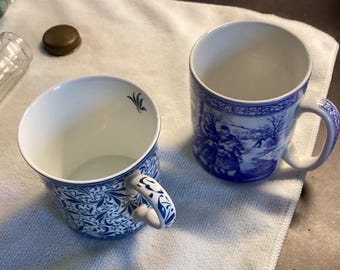 Vintage kerstmok Spode en mok Victoria and Albert Museum. Prijs is per twee.