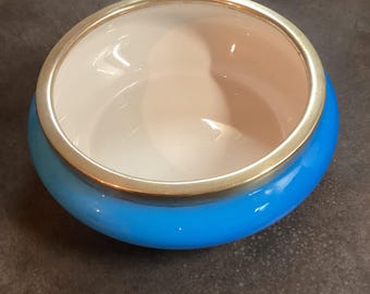 Vintage kom van blauw opalineglas met verzilverde rand.