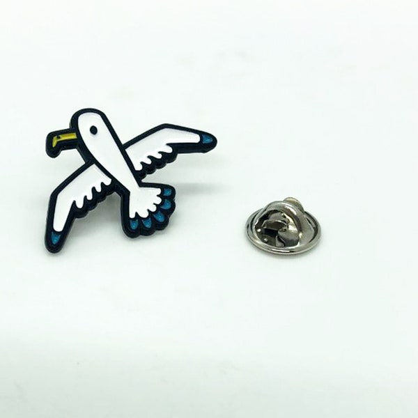Seagull enamel pin badge, bird lovers badge
