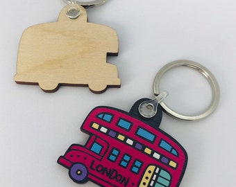 Portachiavi in legno raffigurante un autobus londinese, souvenir di Londra
