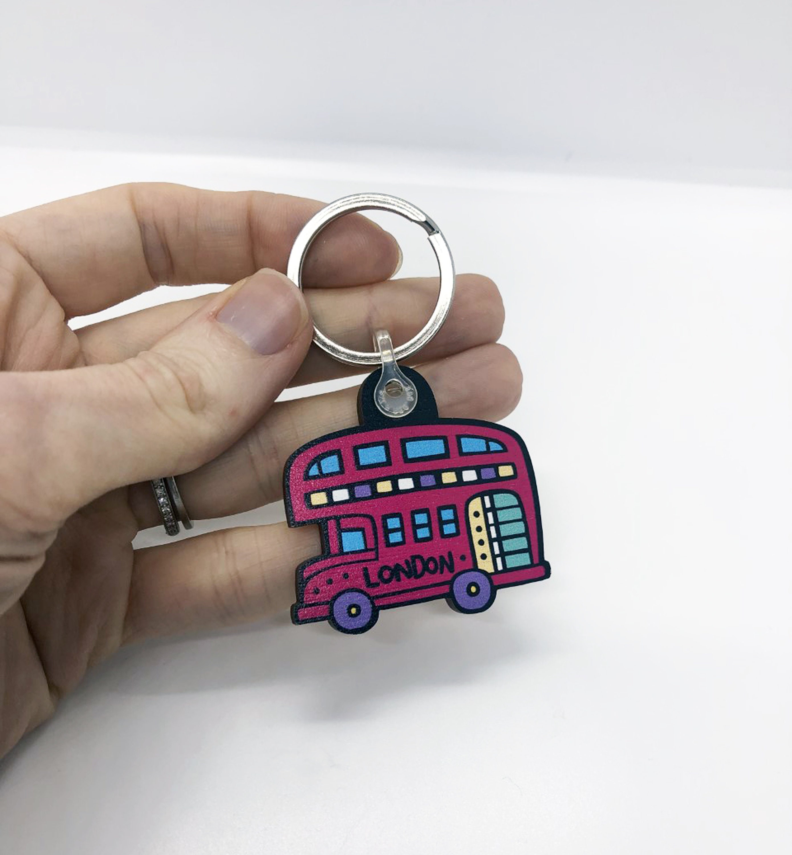 ロンドンバスの木製キーホルダー、ロンドン土産 - Etsy 日本