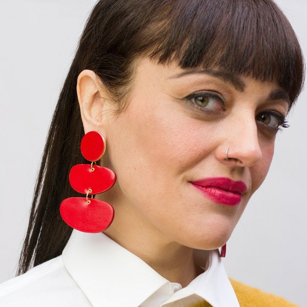 Clip on Red large drop pendientes, Statement red earrings for non pierced ear, Clip ons Teardrop bold arerings