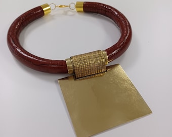 Statement necklace for women. Bold necklace made of leather and brass. Autumn statement accessories for women.