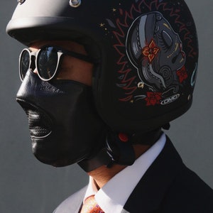 Máscara de motocicleta Holler&Hood Classic Thunderbird Black rider ¡Una máscara de montar de cuero genuino diseñada para la velocidad!