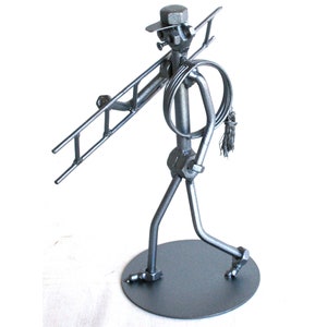 Schornsteinfeger Junge Geschenk Schrauben und Muttern Metall Skulptur, Schornsteinfeger Metall Figur mit Leiter Stahl Skulptur Geschenk