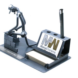 Personalisierte Ziegelsteinfigur - Metallskulptur mit monogrammiertem Kartenhalter - Einzigartiges Weihnachtsgeschenk für Maurer, Bauarbeiter