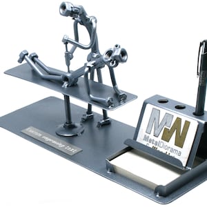 4 in 1 personalisierte Arzt Geschenk Metallfigur Visitenkartenhalter, Sammlerschrott Art. Skuriles Geschenk für Krankenschwester mit Spritze