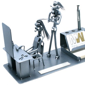Accesorio de decoración para tarjetas de visita de peluquería, escultura de metal, figura de peluquero, arte sin residuos. Regalo original para peluqueros