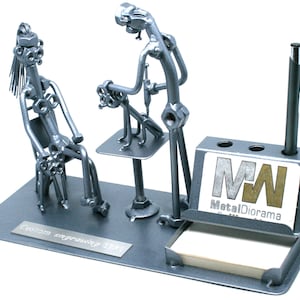 Männlicher Tierarzt Geschenk Schrauben und Muttern Skulptur Desc Organisator, Schrott Metall Kunst Abschluss Geschenk, Vet Tech geschweißte Metall Kunst, neuer Job Geschenk