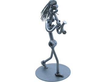 Saxofonista femenina, Saxofonista Mujeres Escultura de metal estacionaria, Escultura de tuercas y tornillos "Saxofón" - Figura de adorno hecha a mano