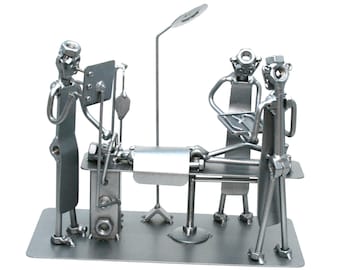 Regalo de cirujano ortopédico personalizado, escultura de tuercas y tornillos, coleccionables, arte de metal reciclado, cumpleaños, regalo de jubilación l nombre personalizado