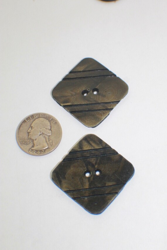Small Antique Metal Picture Buttons Card#2 - Card of 42 - 1