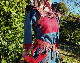 Set "Titania" in Italian leather - Ruff, shoulder pads, and patterned skirt Handmade Fantasy Leather Warrior Costume - LARP Cosplay Costume