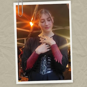 Swan Ruby Leather bracelet, arm protection with feathers, elven cosplay accessory costume GN larp unisex bracelet, fantasy, festival