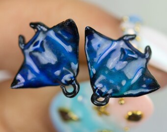 Color Changing titanium Manta ray earrings, hypoallergenic earrings,  scuba diver gift