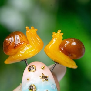 Golden brown garden snail statement earrings, snail jewelry, invertebrate earrings, animal earrings, miniature animals, entomology, pendants