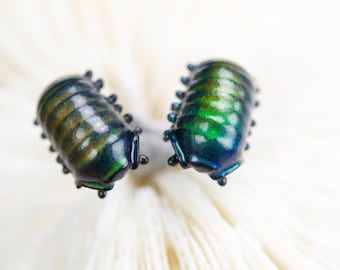 Pendientes de isópodos de titanio que cambian de color, pendientes hipoalergénicos, pendientes de cochinilla de la humedad, pendientes de insectos rodantes, broches de solapa, figuras en miniatura