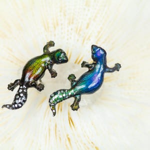 Mood Color-Changing Leopard Gecko Earrings: Titanium Posts, Handmade