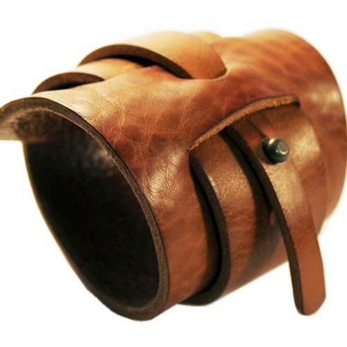 Handgefertigtes Leder Wickelarmband: Unisex Wickelarmband aus Italienischem Leder