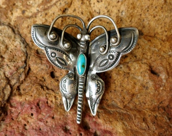 EXCELLENT VINTAGE BUTTERFLY Brooch, Turquoise Cabochon, circa 1940