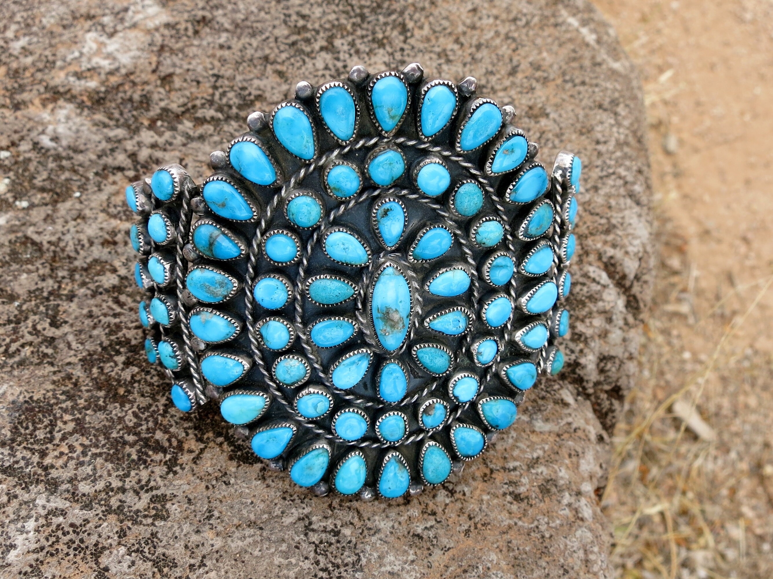 103 Gram Very Wide Vintage Zuni Turquoise Native American Jewelry Silver Bracelet 103 Gram Very Wide Vintage Zuni Turquoise Native American Jewelry Silver Bracelet