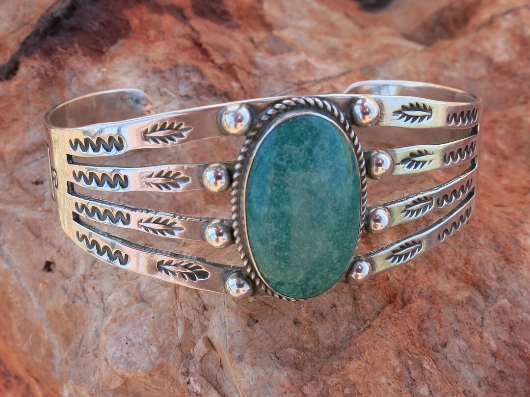 Excellent NAVAJO TURQUOISE BRACELET, Harvey Era, Sterling Silver