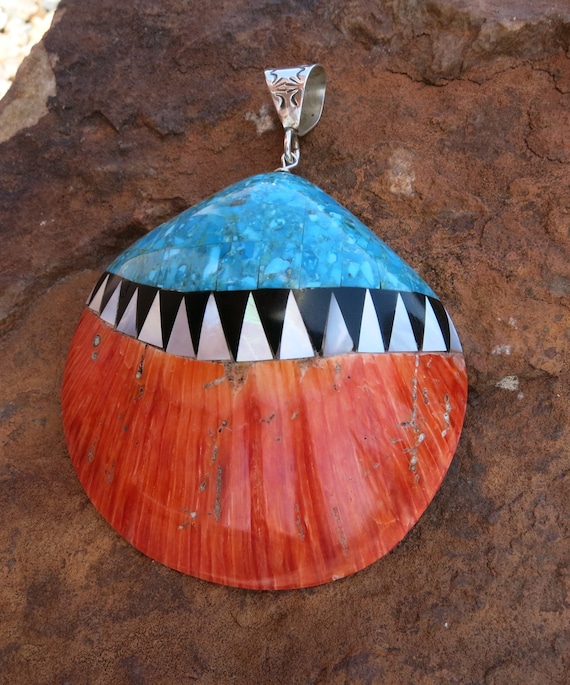 PUEBLO TURQUOISE MOSAIC & Spiny Oyster Shell Penda