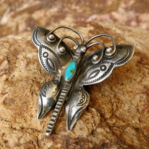 EXCELLENT VINTAGE BUTTERFLY Brooch, Turquoise Cabochon, circa 1940 image 2