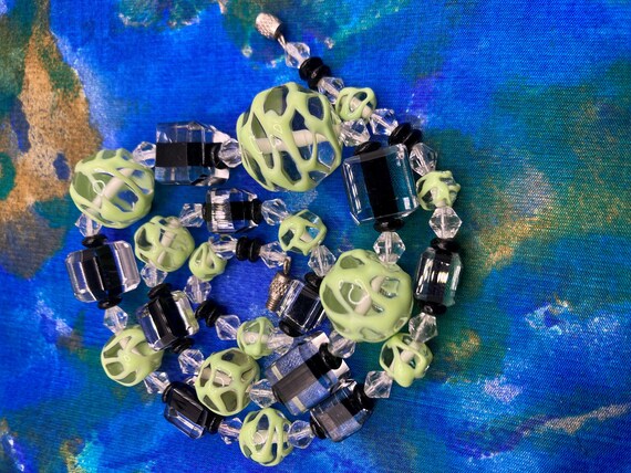 ヴィンテージ チェコ製 グリーンガラスビーズネックレス - Etsy 日本