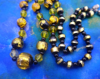 Collier Vintage Mi-long Vert - Perles, Billes De Verre Et Métal - 52cm - Occasion
