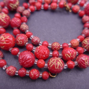 Vintage Tschechische Rote Glasperlenkette - Geformte Rote Glasperlen