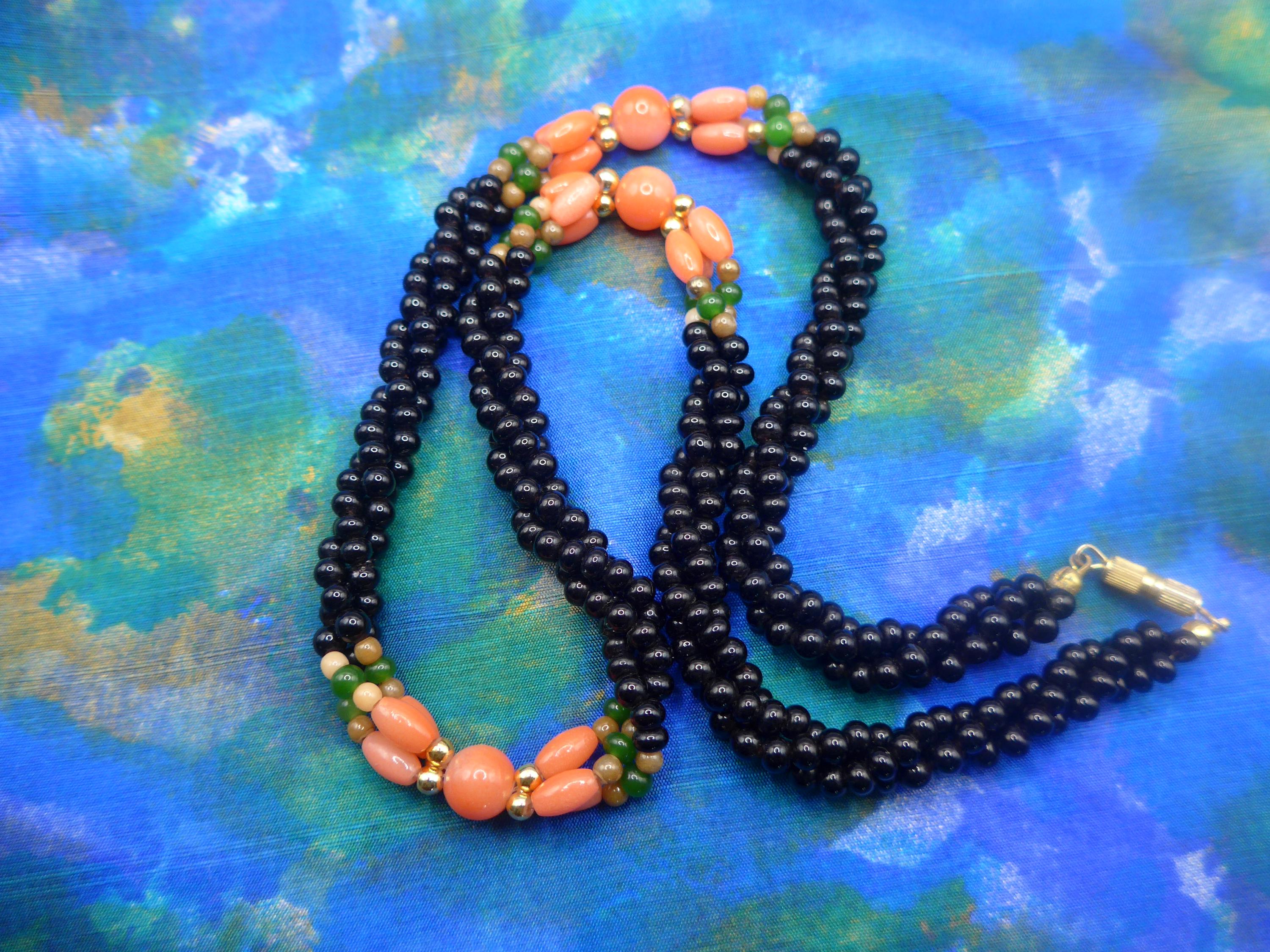 ヴィンテージ コーラル ブラック ガラス ネックレス - Etsy 日本