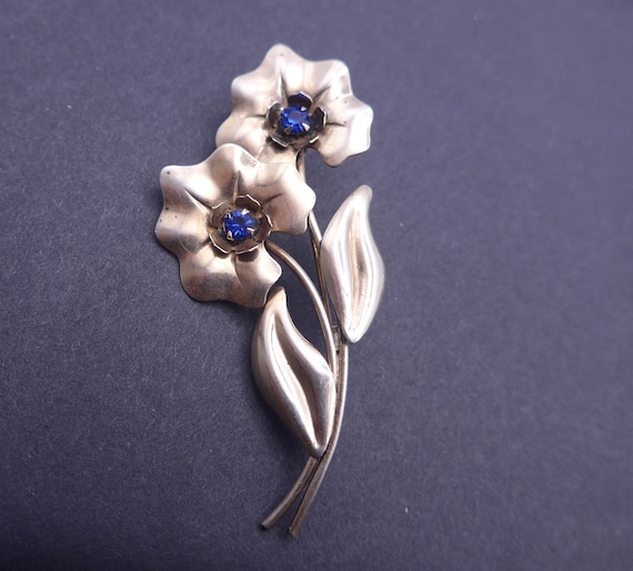 vintage flower HANDMADE STERLING　brooch Vintage ART (c) Flower Brooch With Intricate Detailing. Pin