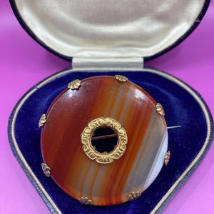 Antique Victorian Scottish Agate Brooch - Gilt Bordered Pin