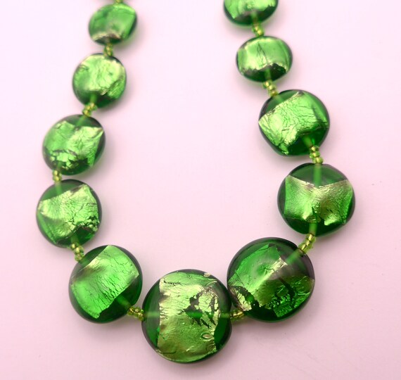 Green glass bead best sale necklace