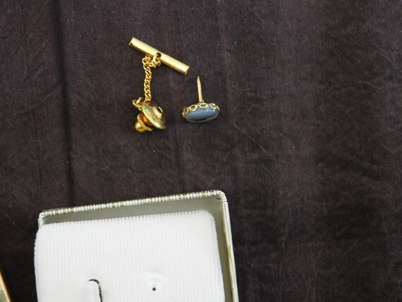 Vintage Island Tie Tack - NIB - image 3