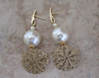 Post Pendientes con Perlas Swarovski marfil / Pendientes de novia / Boda