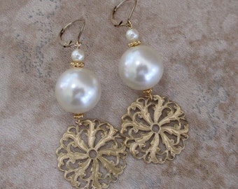Marfil Swarovski Pearl Lever-Back Pendientes / Novia / Boda