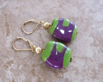 Pendientes Kazuri / Verde manzana y morado / Cerámica colgante