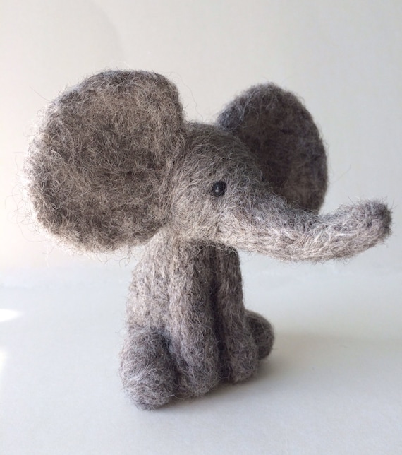 Pnytty Needle Felting Kit, Complete Needle Felting Starter Kit Elephant  with Easy Video Tutorials, Felting Wool, Animal Felting Kits for Beginners  DIY