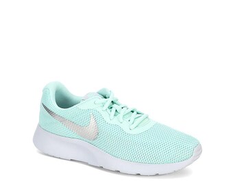 nike tanjun mint