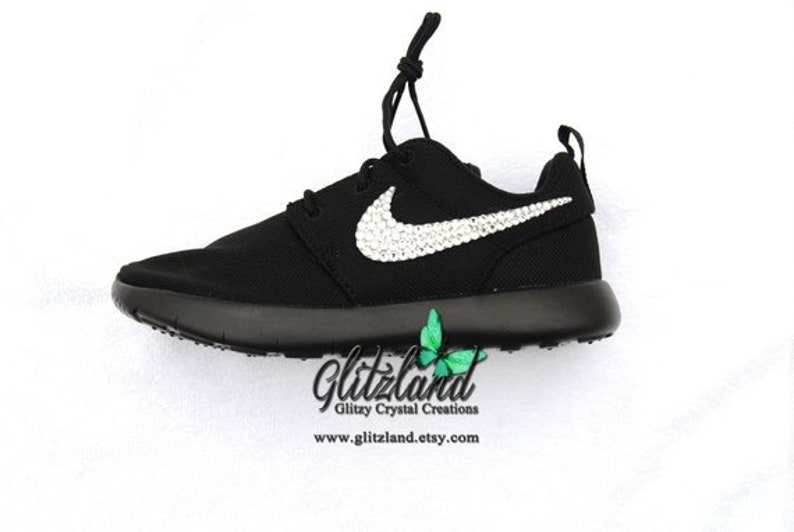 nike all black roshe