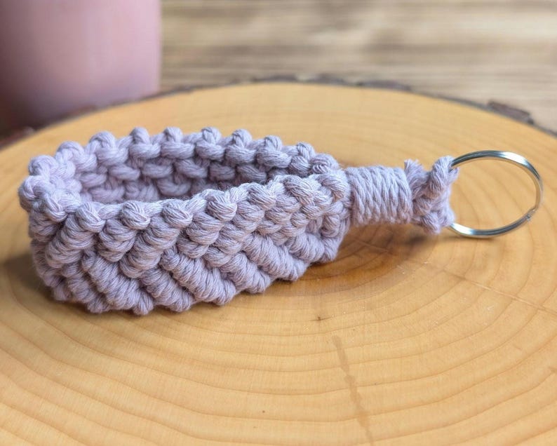 Macrame keychain loop image 18