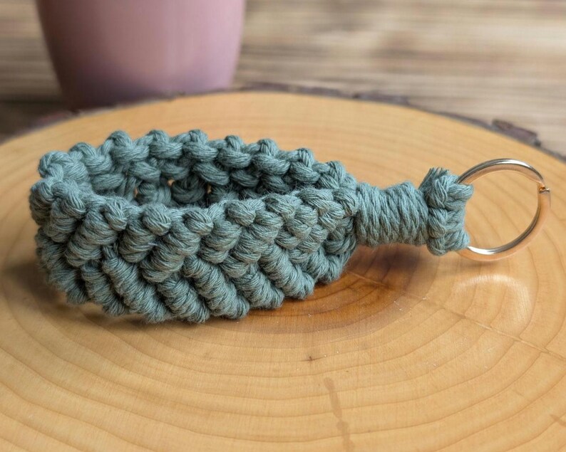 Macrame keychain loop image 17