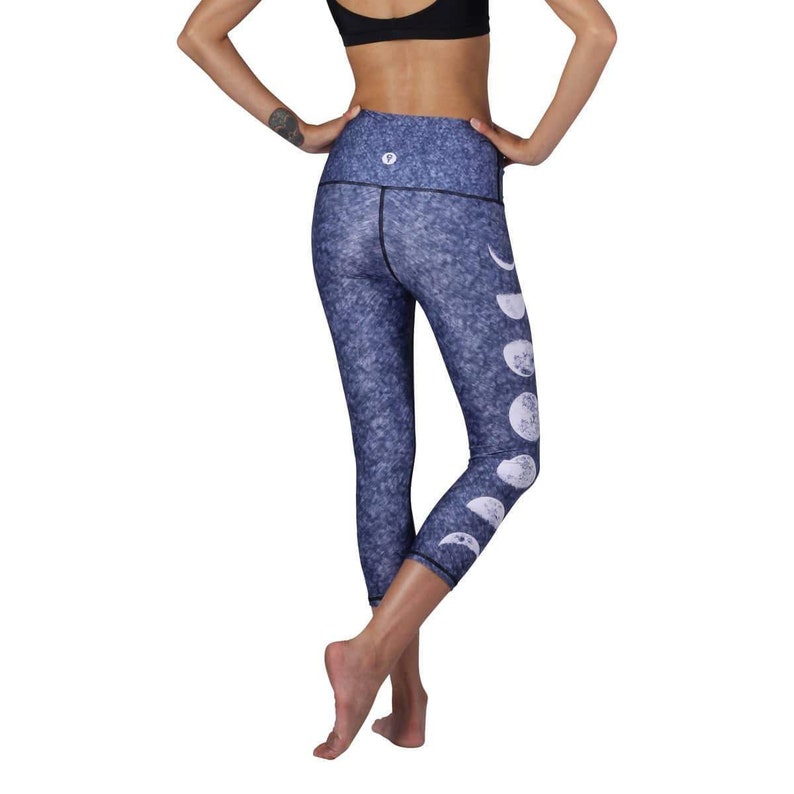 High Waisted Yoga Leggings Printed Yoga Tights Womens Eco-Friendly Leggings Made from post consumer plastic water bottles